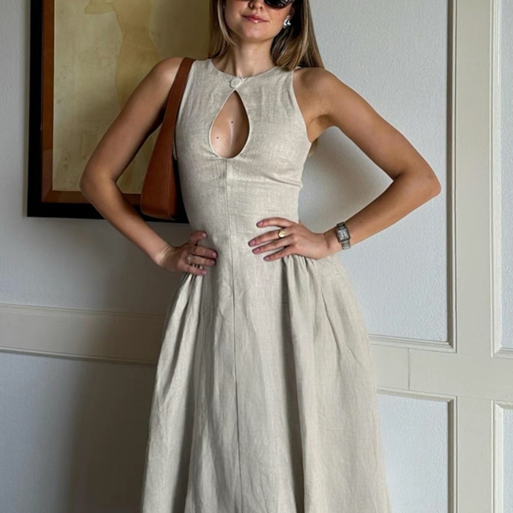 Elegant Cream Sleeveless Dress